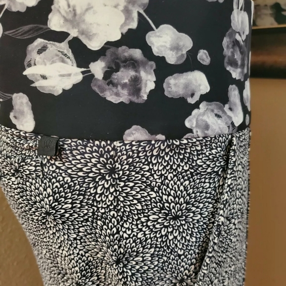 Lululemon Departure Floral Print Pants - Picture 9 of 14